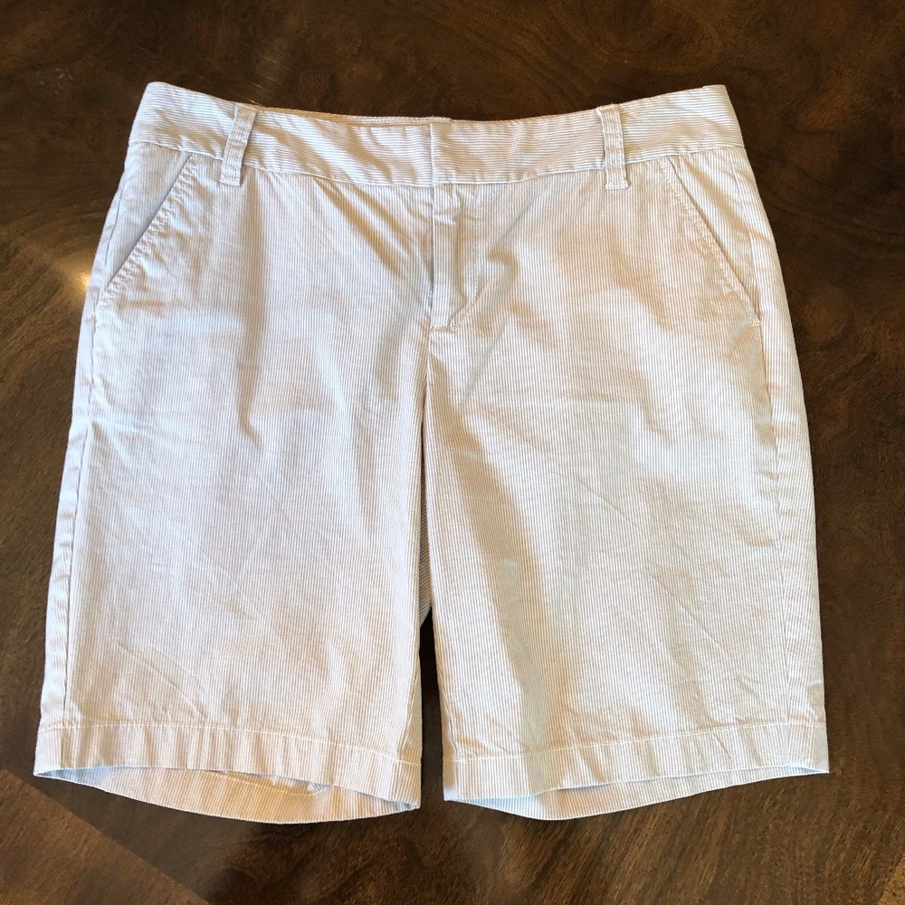 Nordstrom, Caslon, tan pinstripe shorts, Size 6